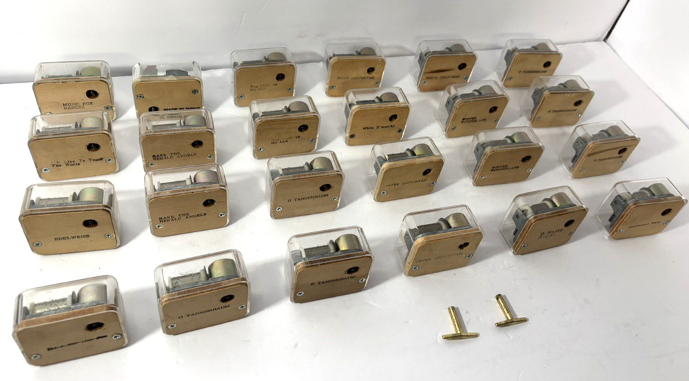 Vintage Sankyo Japan Music Box Lot with keys– 19 Working / 5 for Parts